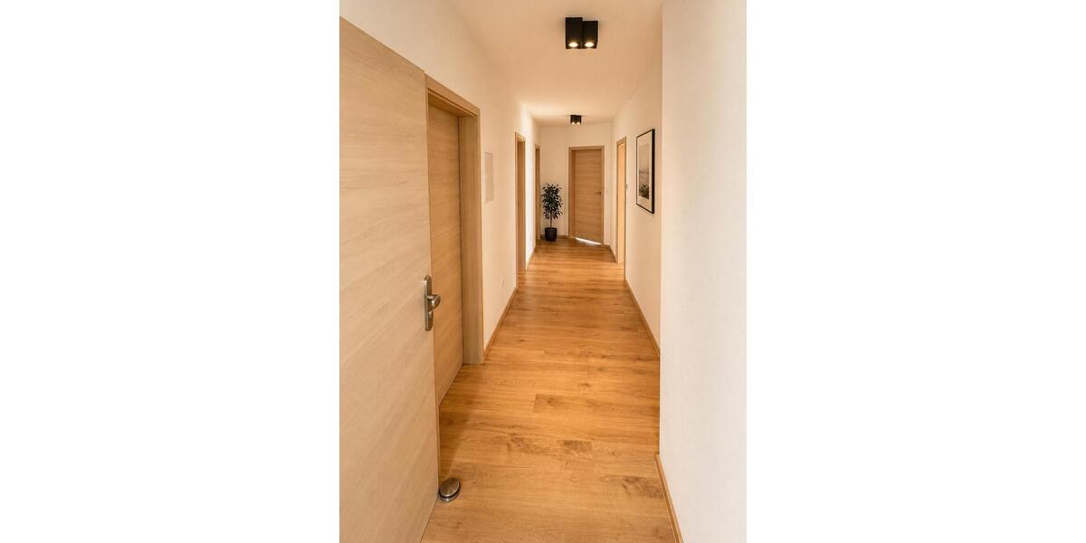 Dachgeschoßwohnung Ebermannsdorf - 4 Zimmer, 114 m&sup2;, 330.000&euro; | Angebot:26786258