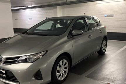 Toyota Auris 118.000 km 7.490 &euro; Aschheim-Dornach 85609