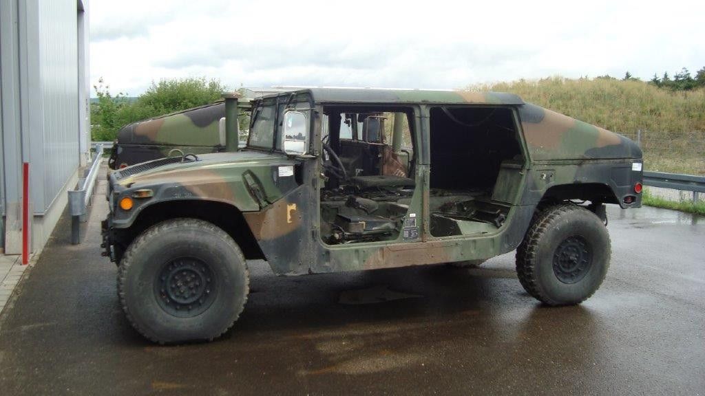 Hummer H1 16.578 km 38.800 &euro; Berching 92334