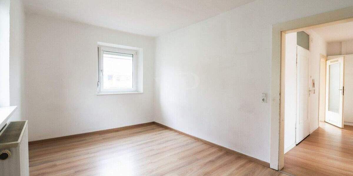 Mehrfamilienhaus, Wohnhaus Ansbach - 6 Zimmer, 130 m&sup2;, 330.000&euro; | Angebot:25733896