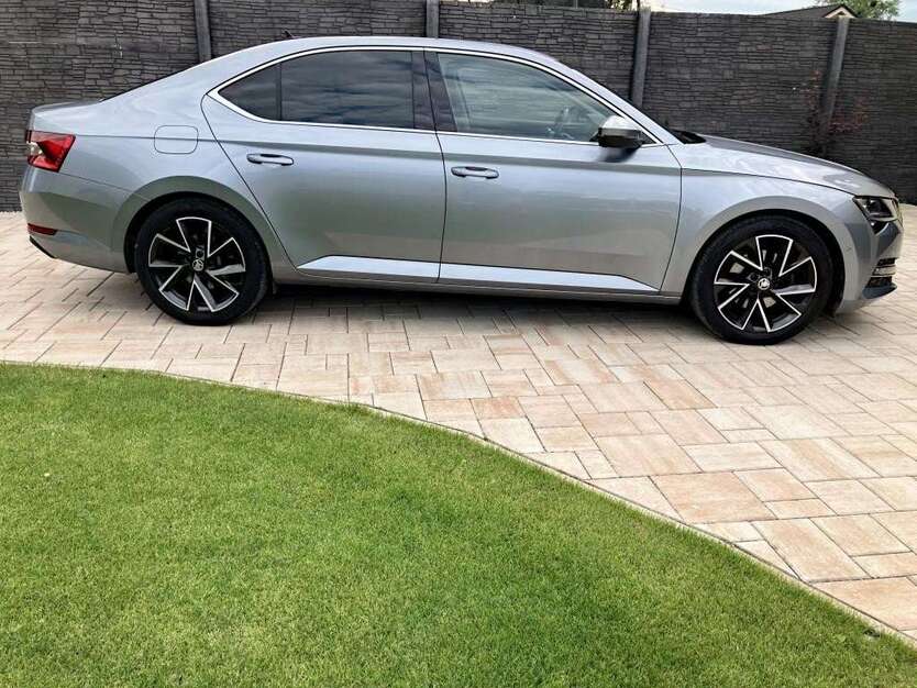 Skoda Superb 120.000 km 21.890 € Frankfurt 60316