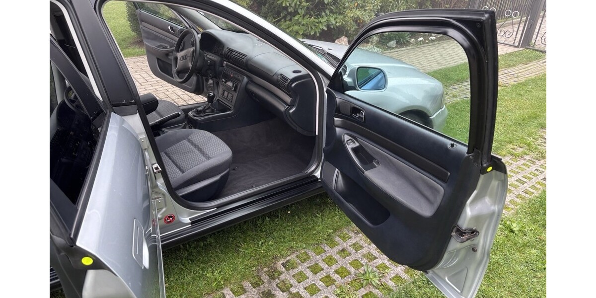 Audi A4 Avant 240.000 km 2.999 € Weischlitz 08538