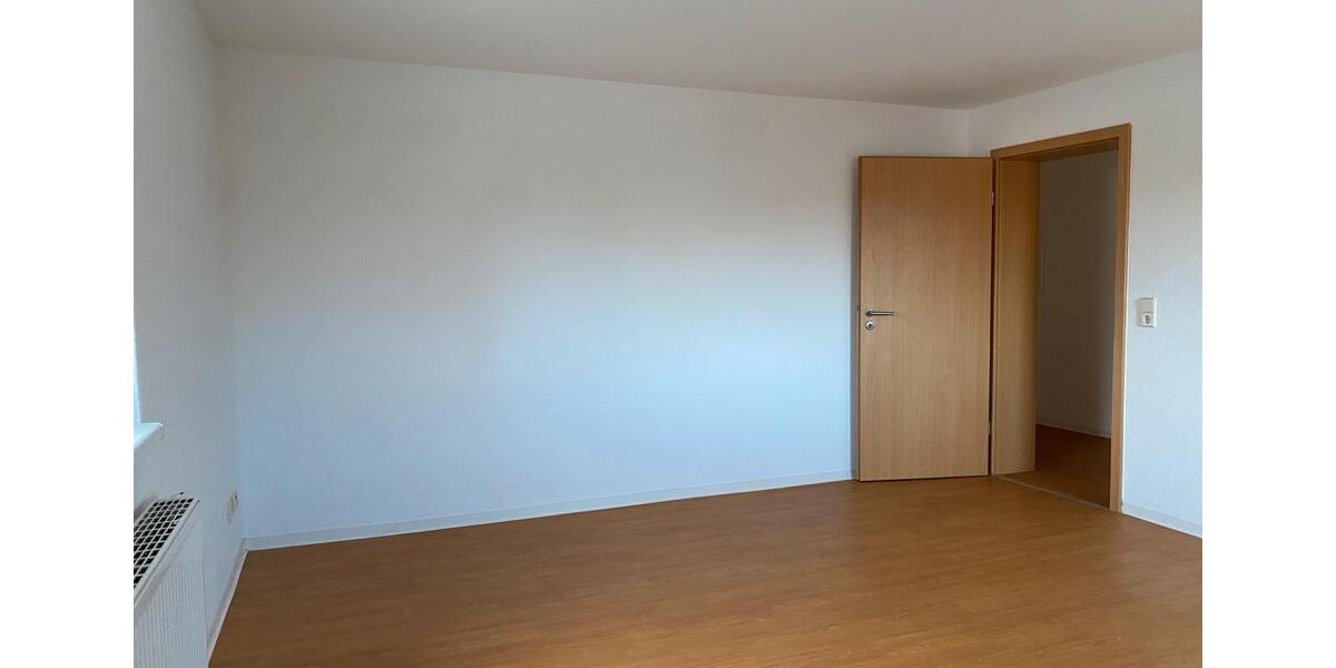 Etagenwohnung Leuna - 3 Zimmer, 65 m&sup2;, 396&euro; | Angebot:25944862