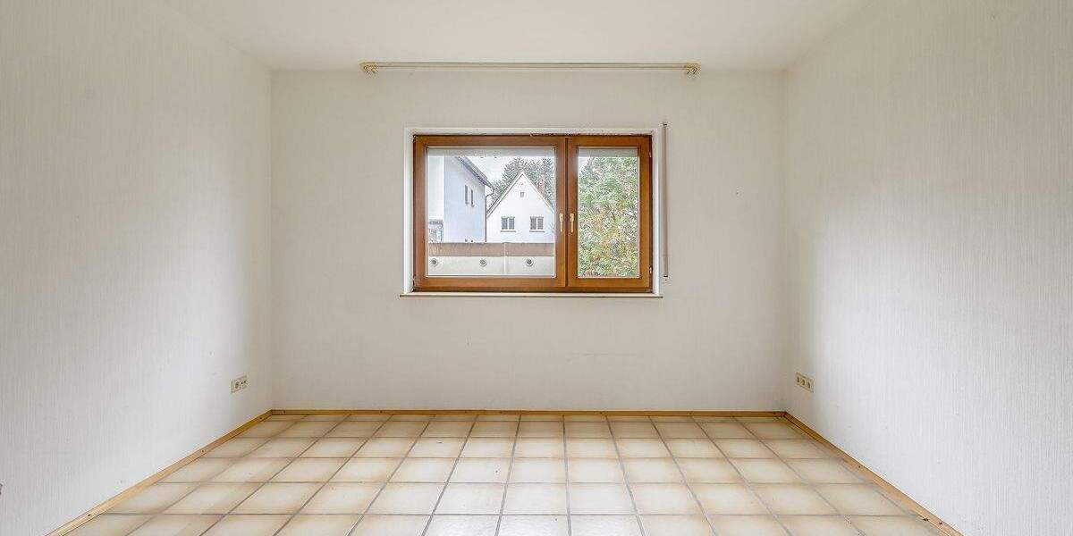 Mehrfamilienhaus, Wohnhaus Karlsruhe / Daxlanden Daxlanden - 8 Zimmer, 245 m&sup2;, 469.000&euro; | Angebot:25862353