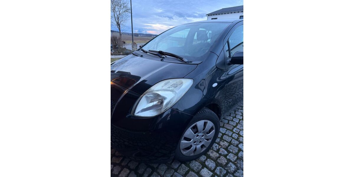Toyota Yaris 123.000 km 2.190 &euro; Demling 85098