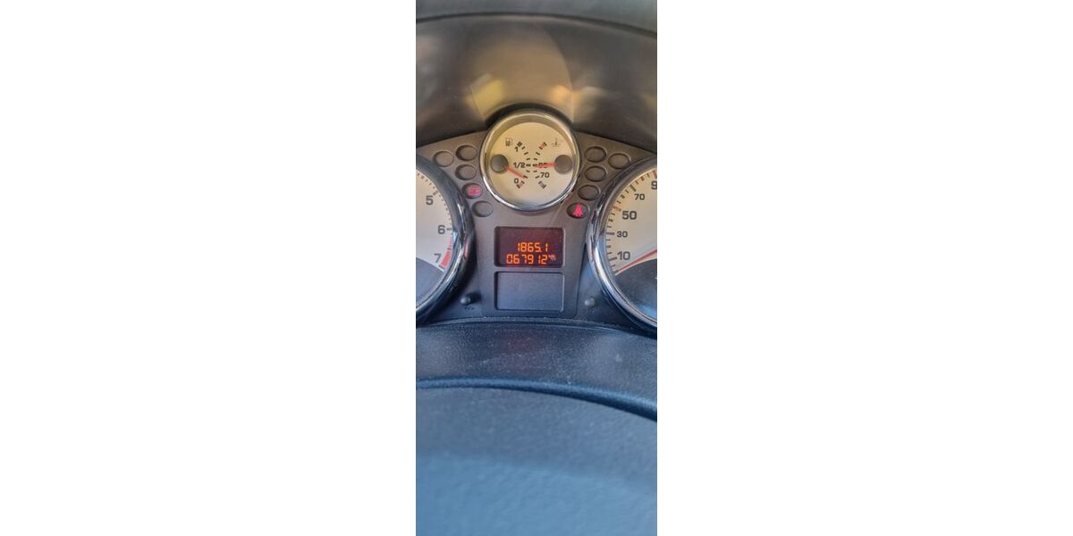 Peugeot 207 68.000 km 6.900 &euro; Bonn 53129