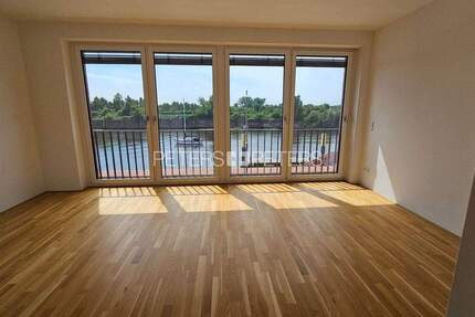 Wohnung Bremen Handelshäfen - 2 Zimmer, 75 m&sup2;, 1.229&euro; | Angebot:25940253