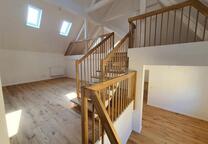 Großzügige Atelier-Wohnung - Wohnen und leben im Lichtenstern`schen Haus