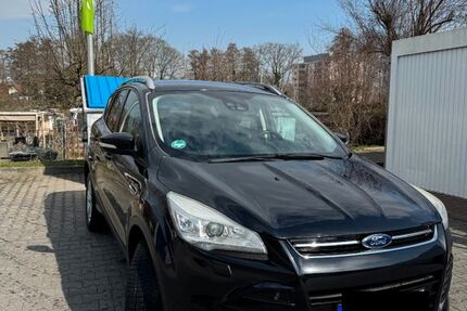 Ford Kuga 128.000 km 9.300 &euro; Bad Homburg 61350