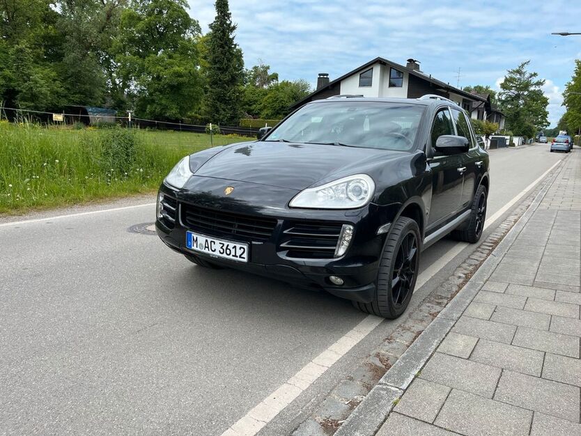 Porsche Cayenne 145.000 km 14.000 € München 81477