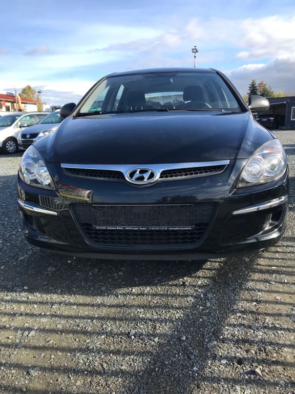 i30