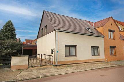 Doppelhaushälfte in Sandersdorf OT Zscherndorf 6 zimmer