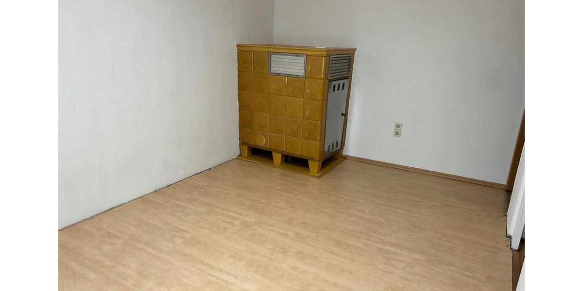 Baugrundstück mit kleinem massiven Wohnhaus 2 zimmer