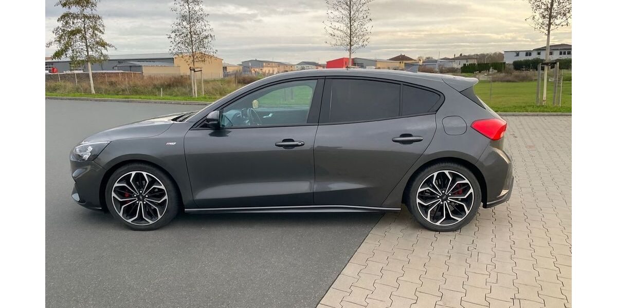 Ford Focus 158.276 km 13.499 &euro; Höchstadt a. d. Aisch 91315