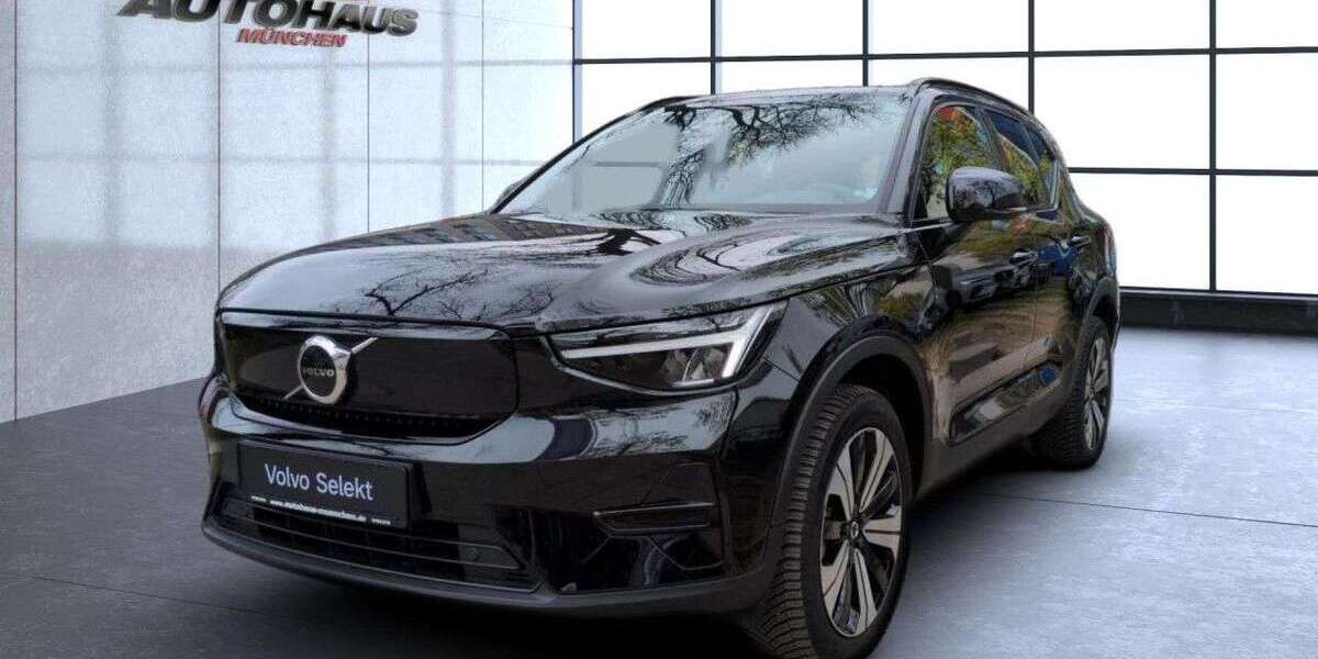 Volvo XC40 9.500 km 33.990 &euro; München 81825