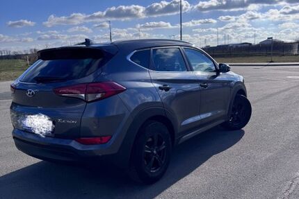 Hyundai TUCSON 190.000 km 12.200 &euro; Zarrentin 19246