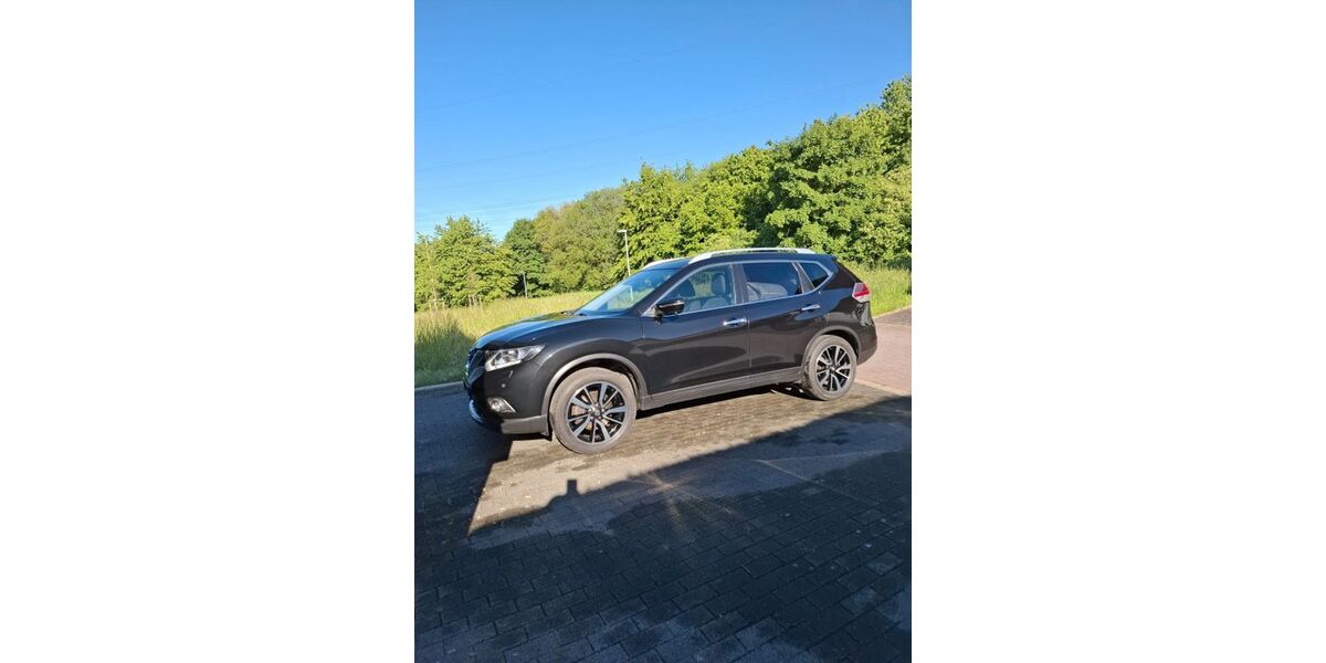 Nissan X-Trail 99.600 km 15.700 &euro; Hameln 31789