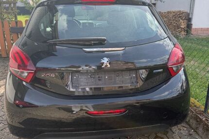 Peugeot 208 33.000 km 8.500 &euro; Rotenburg an der Fulda 36199