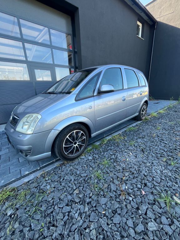 Opel Meriva 198.500 km 1.900 € Frankfurt 63075