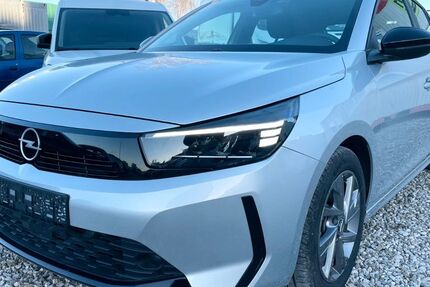 Opel Corsa 43.251 km 14.980 &euro; München 81829