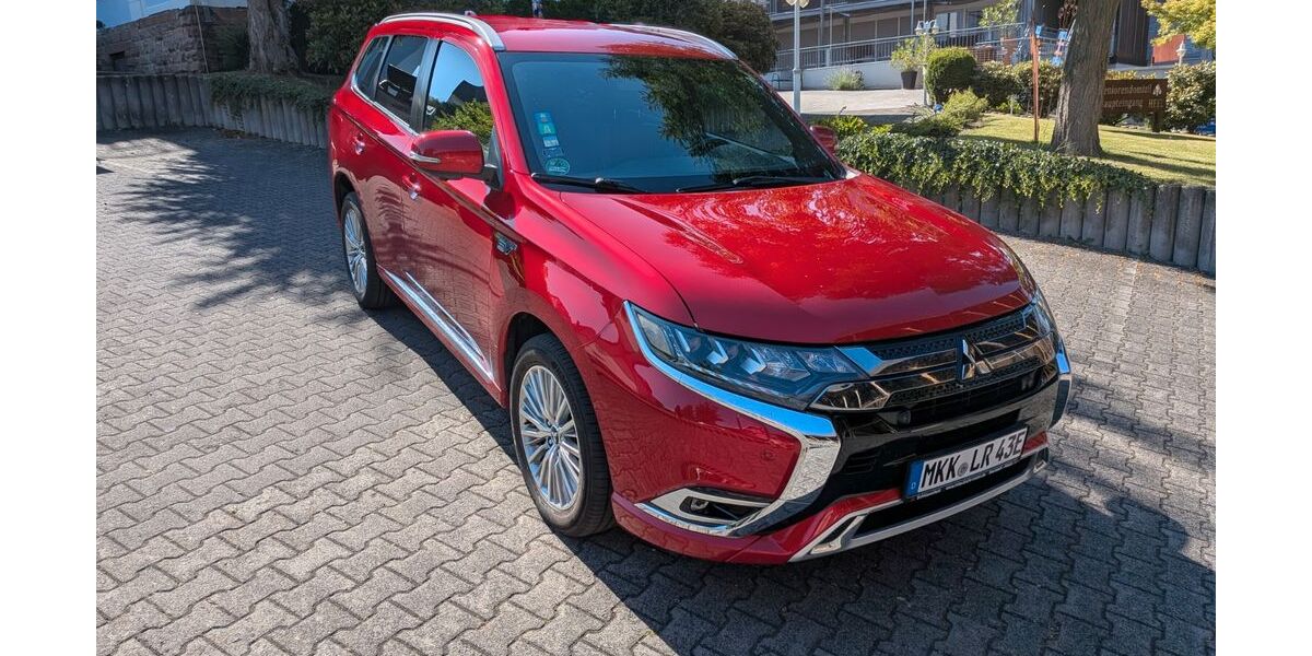 Mitsubishi Outlander 81.000 km 18.999 &euro; Bad Orb 63619