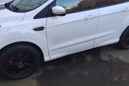 Ford Kuga 115.000 km 12.000 &euro; Freudenberg 57258