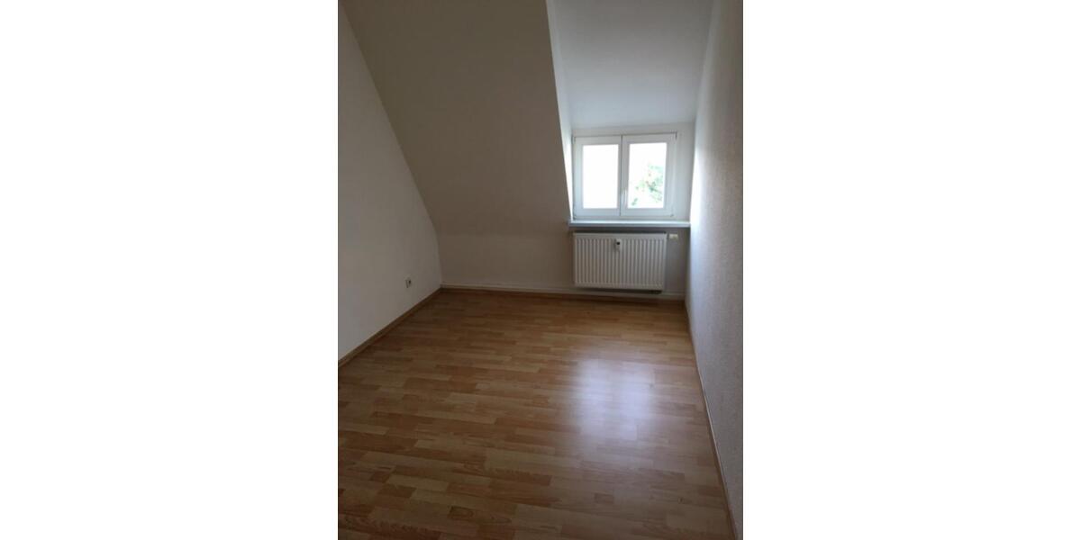 Dachgeschoßwohnung Wurzen - 2.5 Zimmer, 71 m&sup2;, 450&euro; | Angebot:25852116