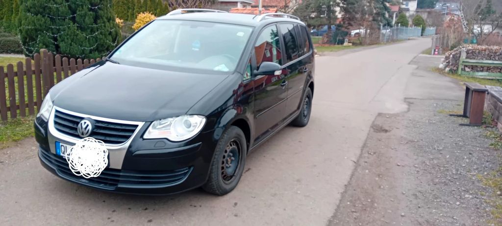 VW Touran 183.000 km 3.990 &euro; THALE 06502