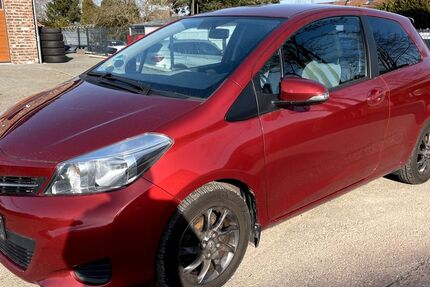 Toyota Yaris 205.261 km 3.900 &euro; Hürtgenwald OT Vossenack 52393