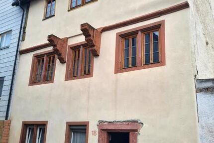 Haus Wertheim - 5.5 Zimmer, 160 m&sup2;, 1.100&euro; | Angebot:25963884