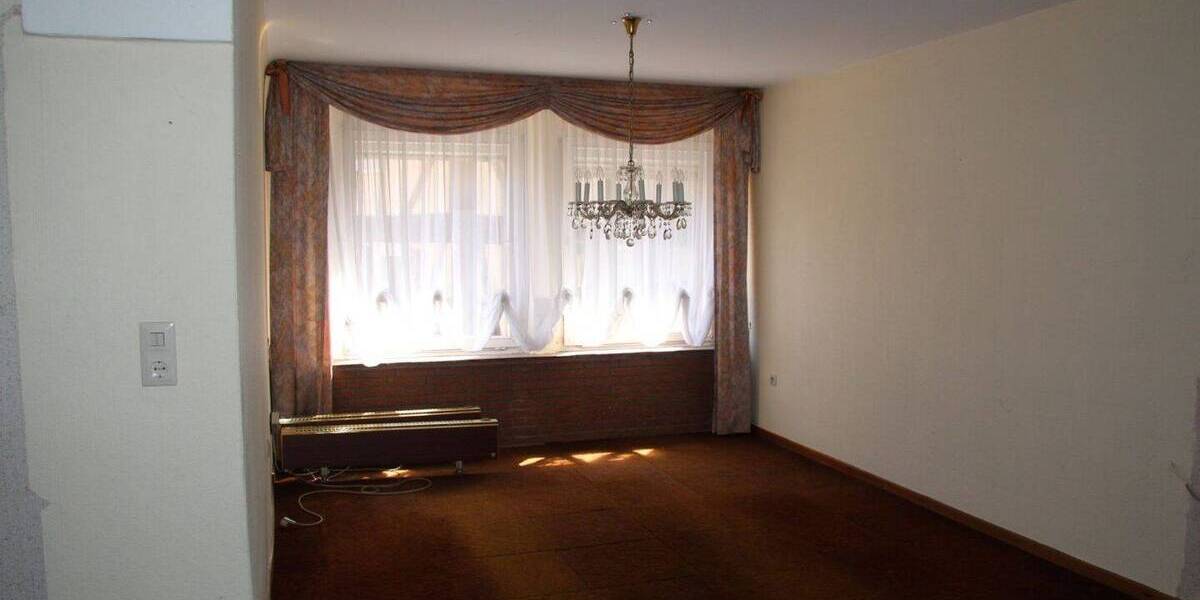 Mehrfamilienhaus, Wohnhaus Schlitz - 8 Zimmer, 158 m&sup2;, 130.000&euro; | Angebot:26805717
