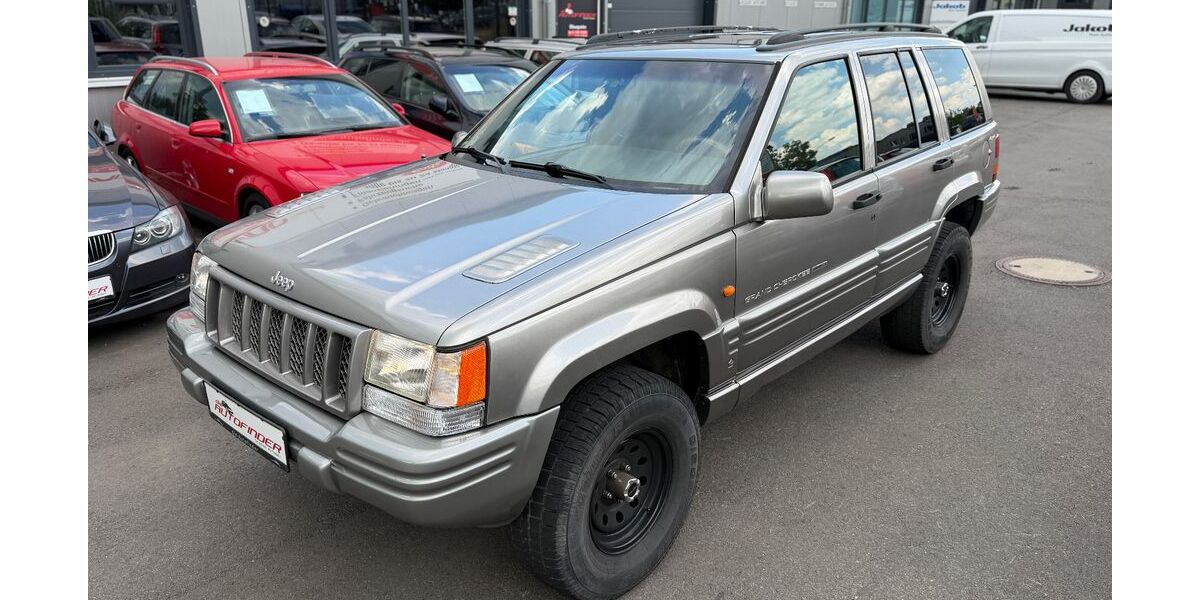 Jeep Grand Cherokee 124.581 km 17.499 &euro; Coswig 01640