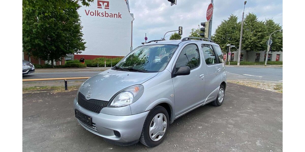 Toyota Yaris 160.000 km 3.190 &euro; Herford 32049