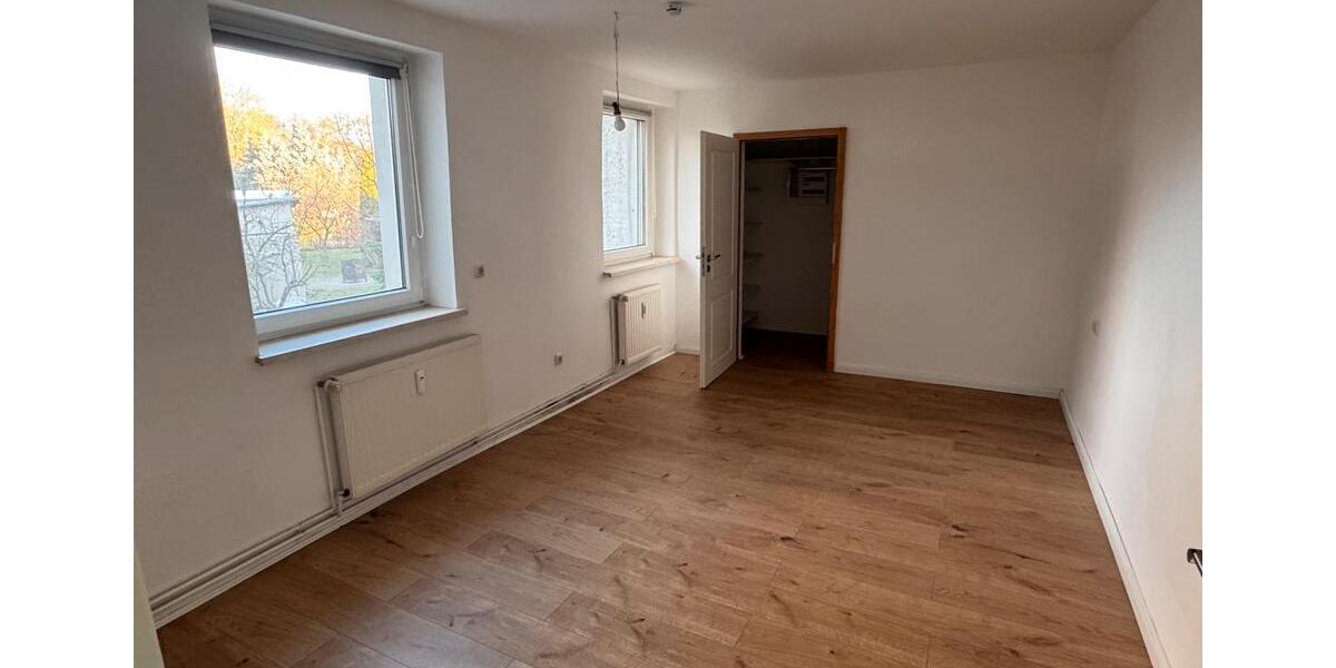 Hochparterre Storkow (Mark) - 4 Zimmer, 130 m&sup2;, 1.400&euro; | Angebot:25390699
