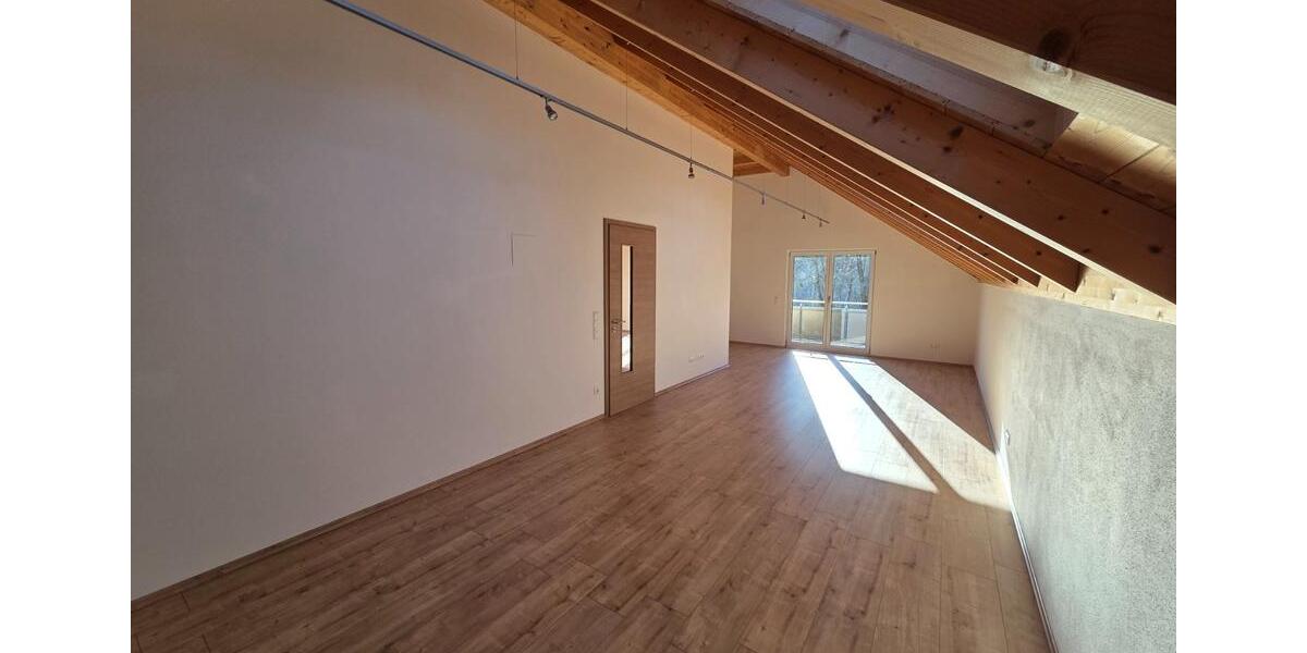 3 Zimmer - Dachgeschoss-Wohnung in Mettenheim-Hart 3 zimmer