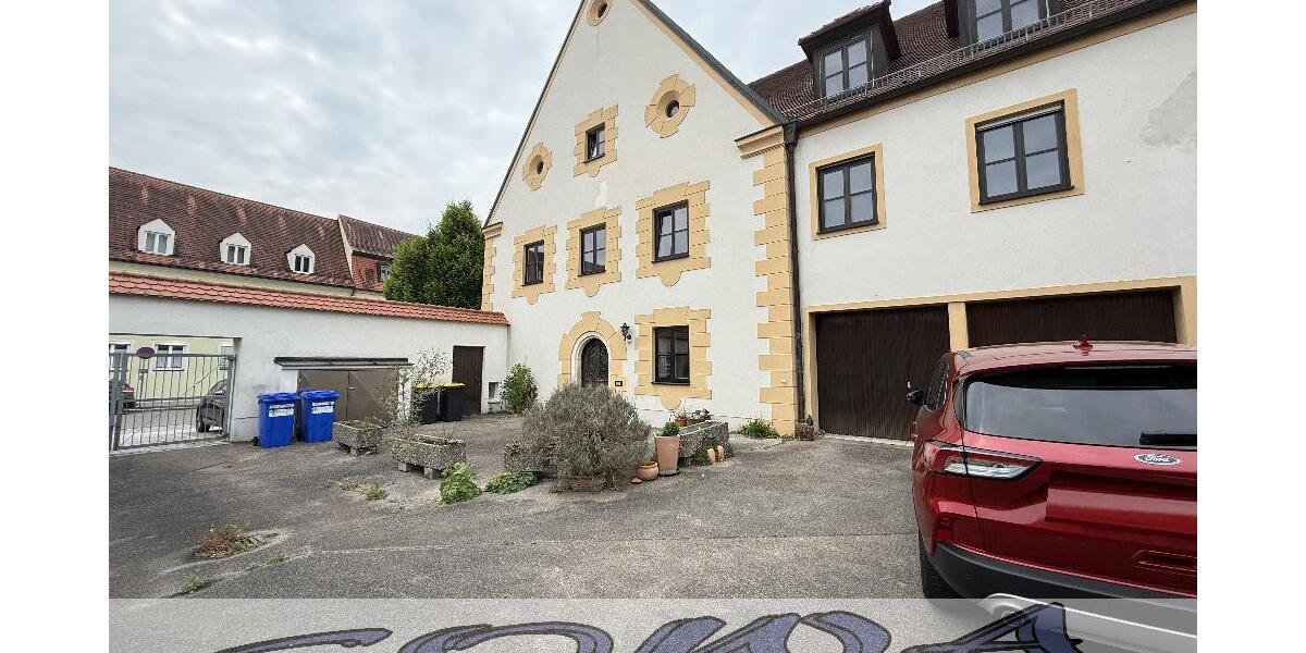 Ein Haus mit Geschichte - Mehrfamilienhaus mit 5 Wohneinheiten, zwei Garagen und Garten in zentraler Lage in Neuburg - Ein Objekt von Ihrem Immobilienpartner SOWA Immobilien und Finanzen - Mehrfamilienhaus, Wohnhaus Neuburg an der Donau | Angebot:26299734