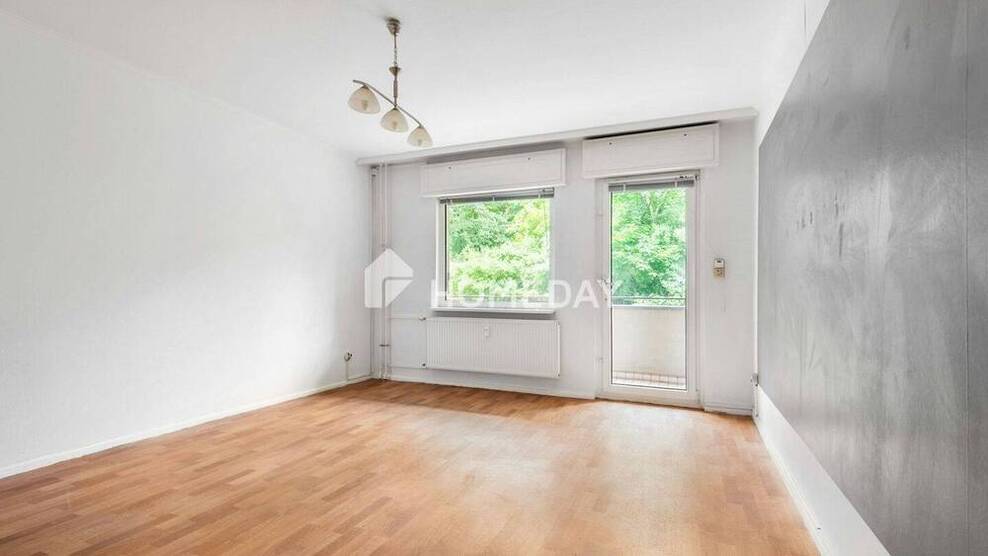 Bezugsfreie und gepflegte 3-Zimmer-Wohnung mit Loggia in ruhiger Lage