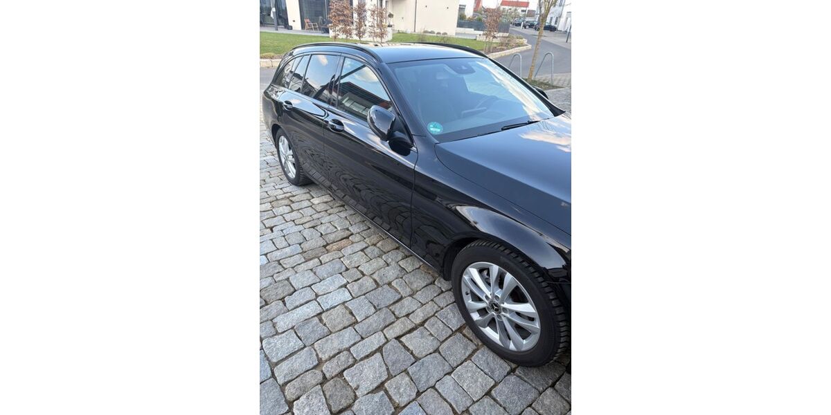 Mercedes-Benz C 220 124.750 km 20.990 &euro; Poppenhausen 97490