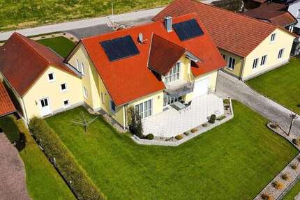 Haus Hausen - 9 Zimmer, 218 m&sup2;, 875.000&euro; | Angebot:26186302