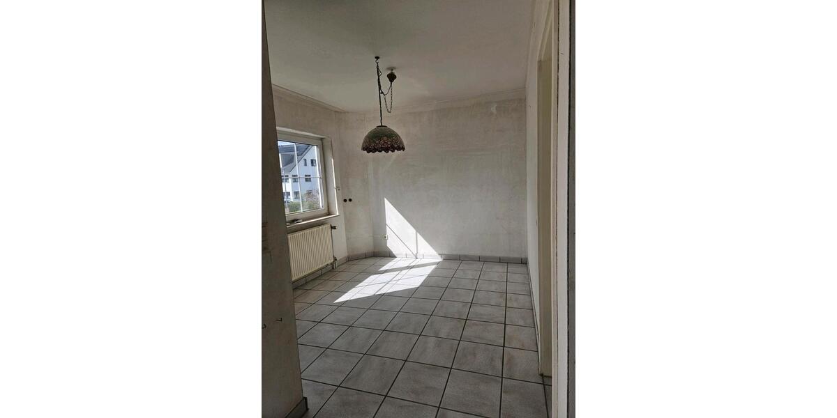 Etagenwohnung Bornheim - 3 Zimmer, 83 m&sup2;, 1.150&euro; | Angebot:26416836