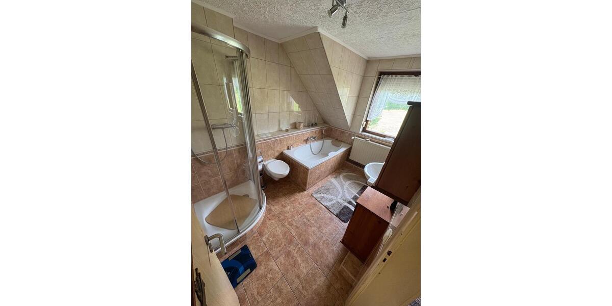 Einfamilienhaus Arnstadt - 10 Zimmer, 160 m&sup2;, 350.000&euro; | Angebot:27027008