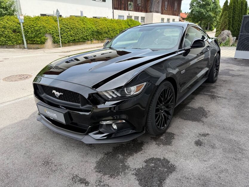Ford Mustang 12.300 km 33.490 € München 81827