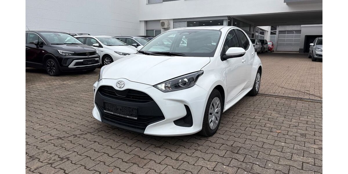 Toyota Yaris 21.960 km 18.895 &euro; Stuttgart 70597