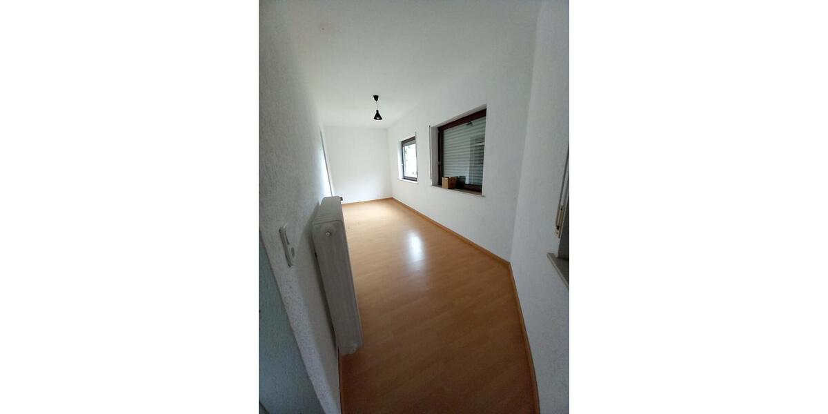 Erdgeschoßwohnung Neunkirchen Heinitz - 3 Zimmer, 80 m&sup2;, 600&euro; | Angebot:26411112