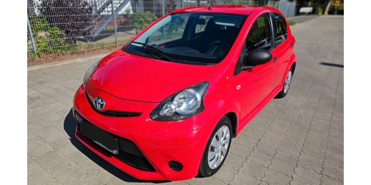Toyota Aygo (X) 106.900 km 4.900 &euro; Hamburg 21147