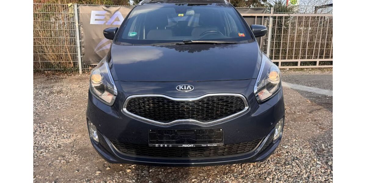 Kia Carens 175.640 km 7.499 &euro; Hamburg 22045