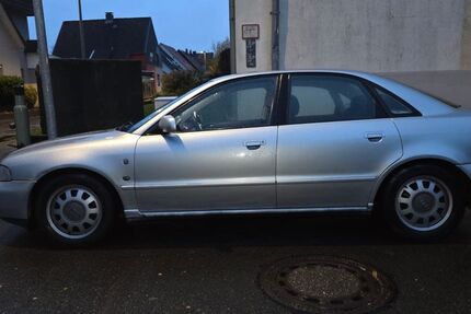 Audi A4 215.000 km 850 € Bremerhaven 27570