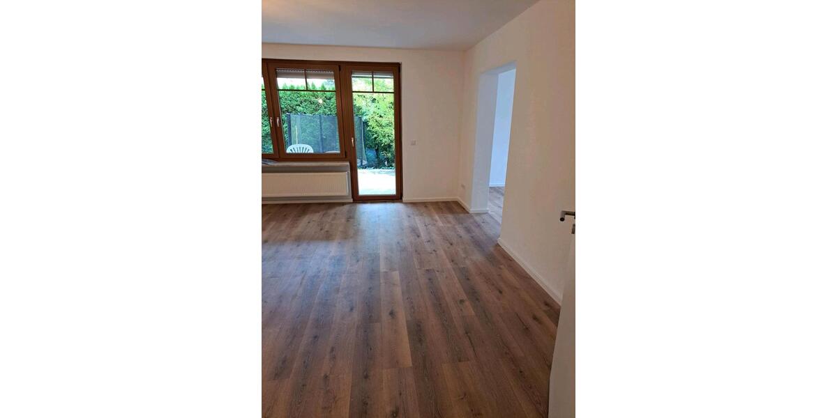 Erdgeschoßwohnung Bad Abbach - 5 Zimmer, 121 m&sup2;, 1.230&euro; | Angebot:23012086