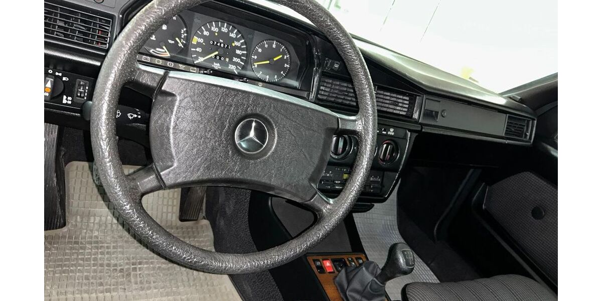 Mercedes-Benz 190 74.590 km 7.800 &euro; Rosenheim 83022