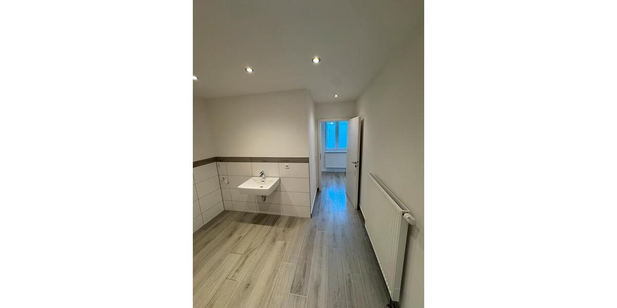 Erdgeschoßwohnung Geisenfeld - 3 Zimmer, 100 m&sup2;, 1.450&euro; | Angebot:24365608